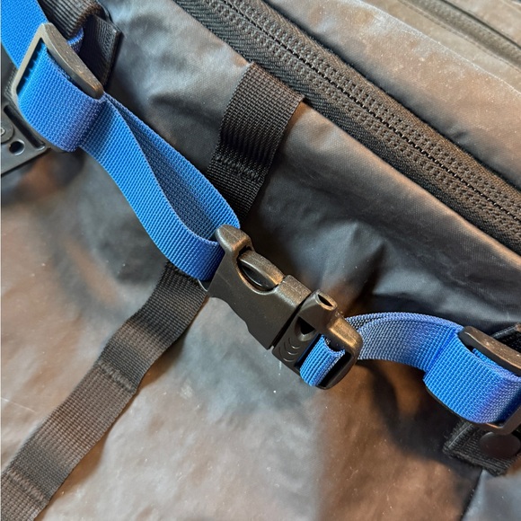 Rare Mystery Ranch x Aether Collab Flip Top Blue and Black Men's Backpack - Picture 3 of 5